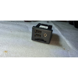 13581213 Cadillac ATS Center Console Auxiliary AUX SD Card USB Port