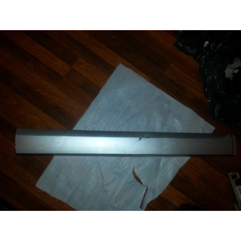 25859833 Saturn Vue Left Front Door Molding 2008-2012