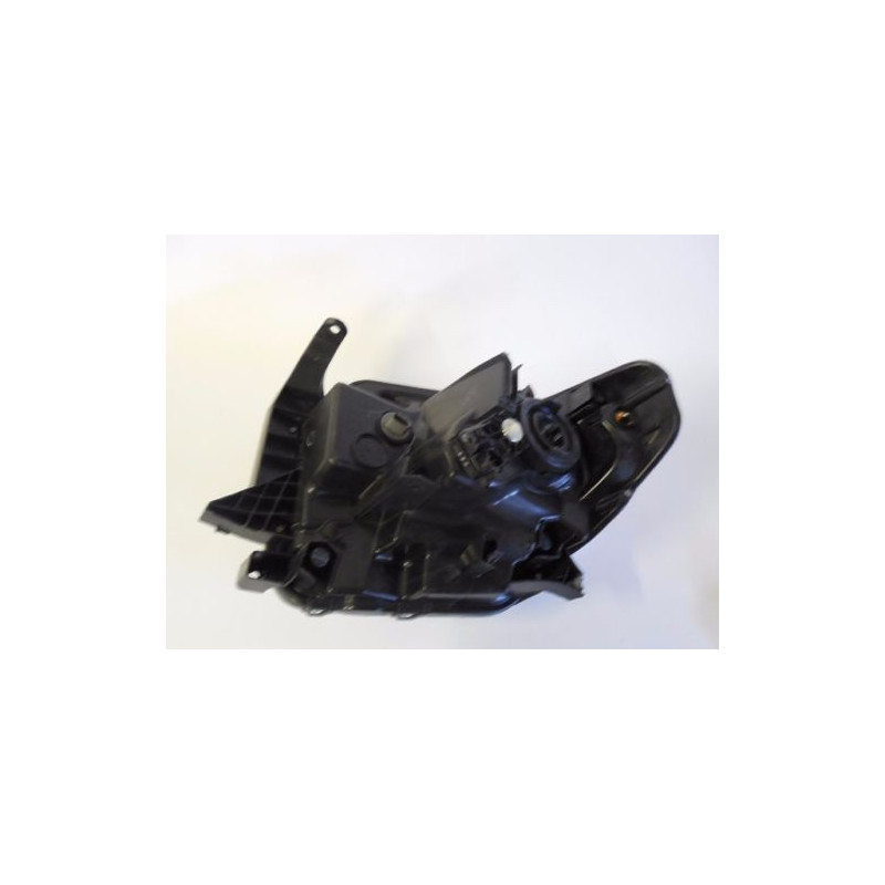 Toyota Tundra Right Headlight (Non-LED) 2014-2016