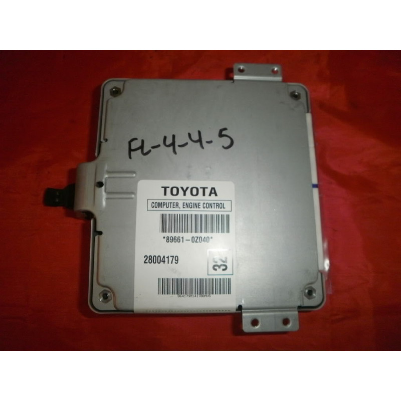 89661-0Z040 Toyota Matrix ECM Engine Computer 2005-2006