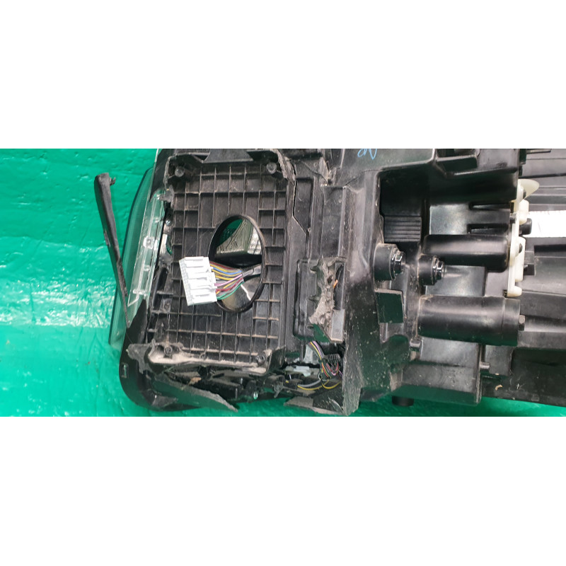 92102-S2500 Hyundai Santa Fe Right LED Headlight 2021 92180-S2500