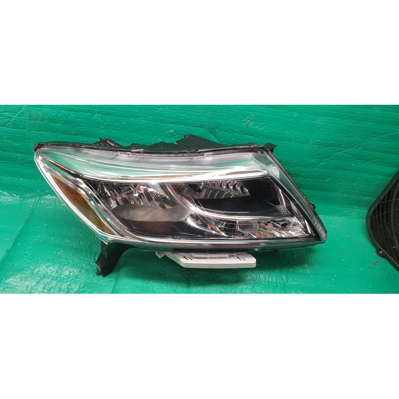 26010-3KA0A Nissan Pathfinder Right Halogen Headlight 2013-2016