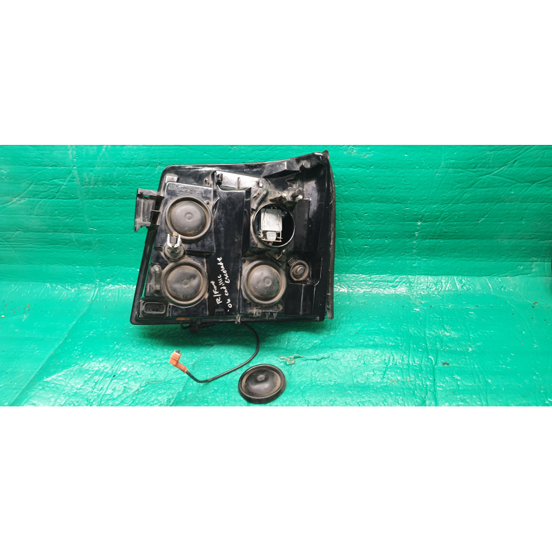 15791357 Cadillac Escalade Right Xenon Headlight 2003-2006