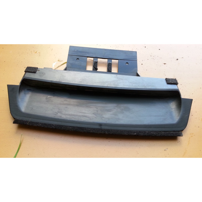 8641732 Volvo S60 Rear Window Middle Brake Light 2000-2006