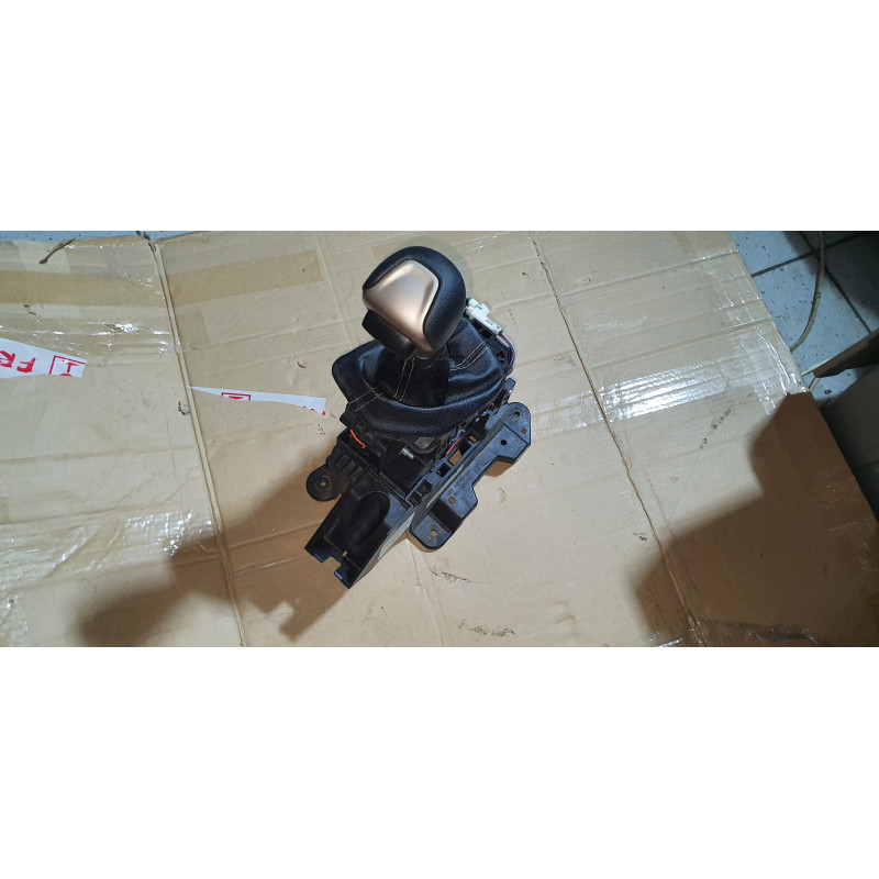 P6MD111X9AA Jeep Cherokee Transmission Floor Shifter 2014-2018 6MD111X9AD