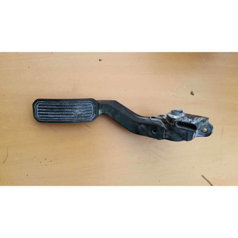 15218992 Cadillac DTS Accelerator Gas Pedal 2006-2011