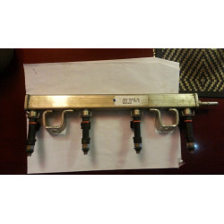 4M5G-9D280-DB Volvo Fuel Rail with Injectors