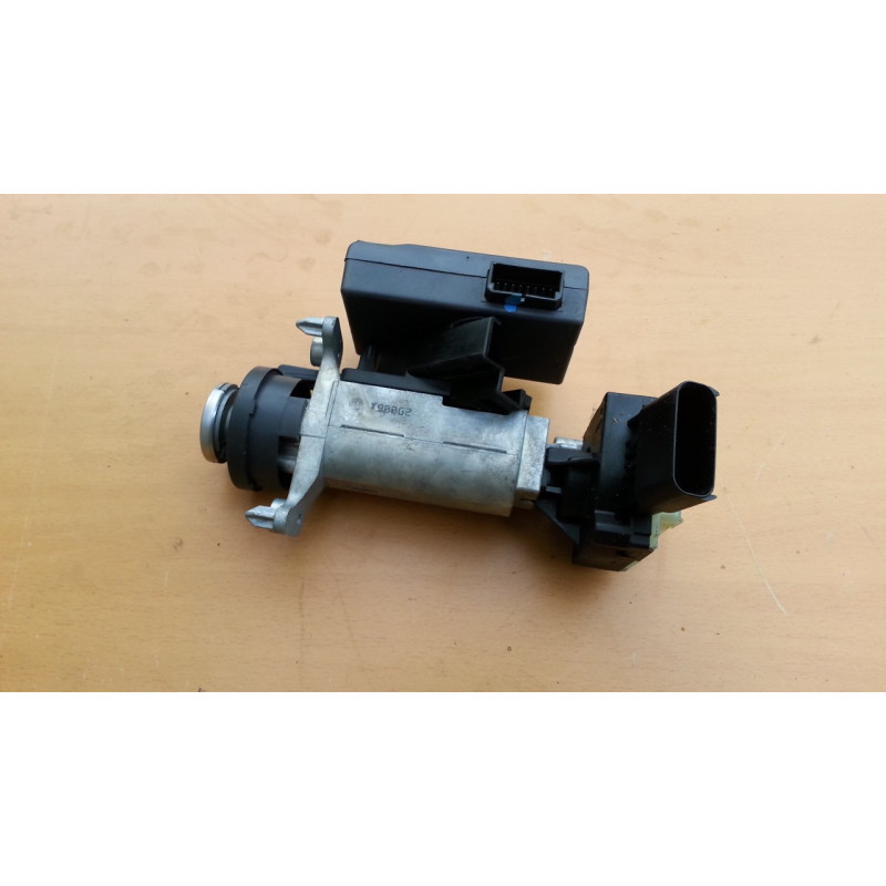 04685719AD Chrysler Key Lock Switch 2001-2012 05026157AI