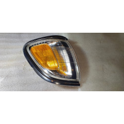 81610-04080 Toyota Tacoma Right Corner Turn Signal Lamp 2001-2004