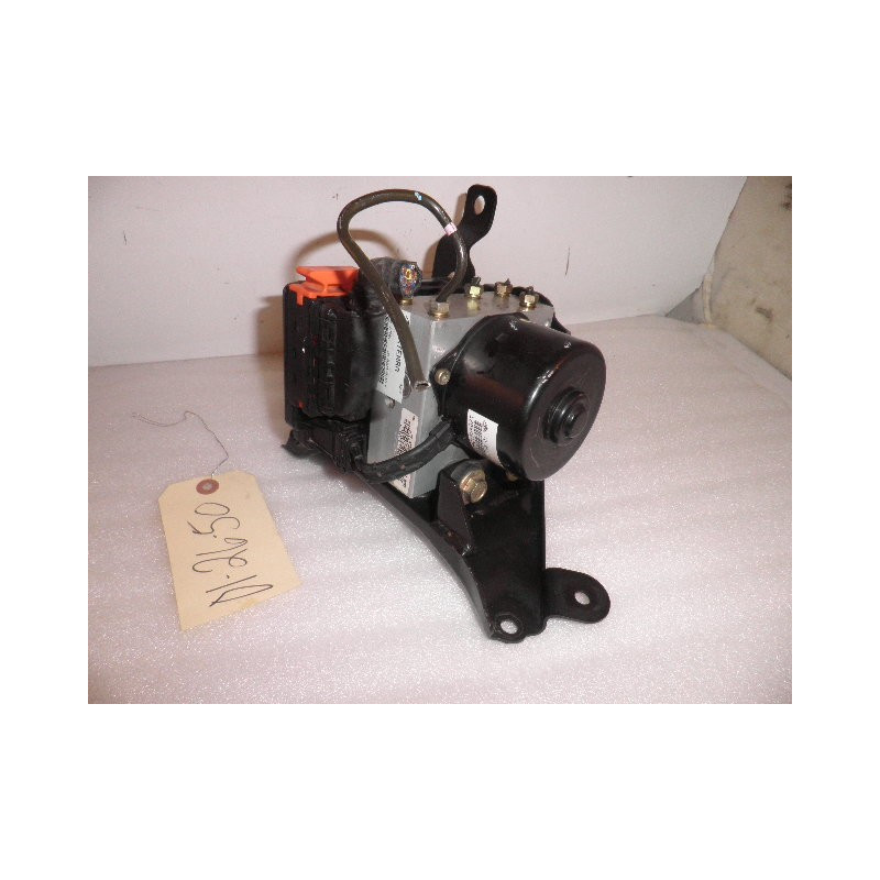 47660-7Z201 Nissan Xterra ABS Anti-Lock Brake Module Pump 2000-2002