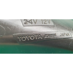 81170-47300 Toyota Prius V Left Halogen Headlight 2012-2014