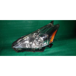 81170-47300 Toyota Prius V Left Halogen Headlight 2012-2014