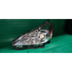 81170-47300 Toyota Prius V Left Halogen Headlight 2012-2014