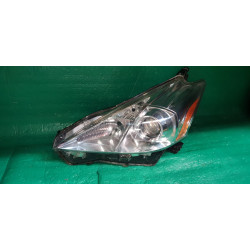 81170-47300 Toyota Prius V Left Halogen Headlight 2012-2014