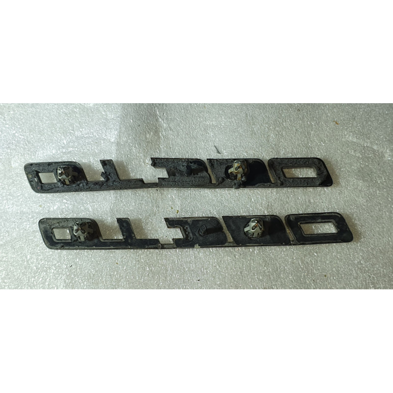 FR3Z-16098-A Ford Mustang Shelby GT350 Fender Logo Emblem Nameplate