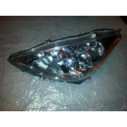 81150-52E80 Toyota Prius C Left Headlight 2012-2014