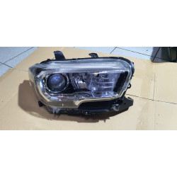 81110-04260 Toyota Tacoma Right Halogen Headlight (TRD Sport / Off Road)