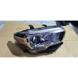 81110-04260 Toyota Tacoma Right Halogen Headlight (TRD Sport / Off Road)