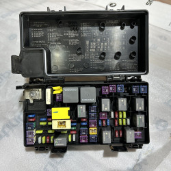68239606AA Chrysler Town & Country Fuse Box 2015-2020 68239606AB