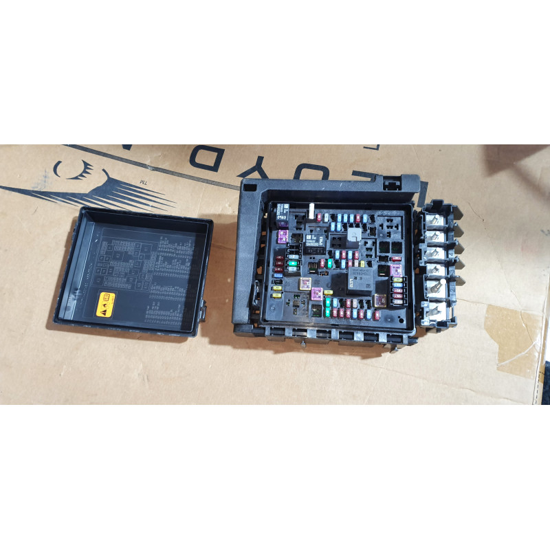 85136925 Chevrolet Camaro Fuse Relay Box 2020-2024 86806140