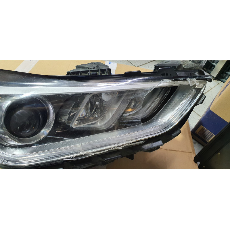 92102-D2000 Hyundai Genesis G90 Right Full LED Headlight 2017-2019