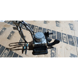 84738977 Cadillac XT5 Front Lower Automatic Transmission Mount 2019-2023