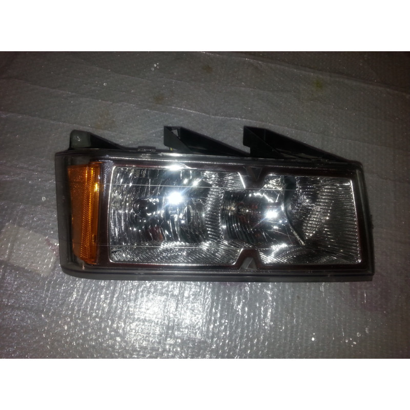 16530332 Chevrolet Colorado Right Headlight 2004-2012