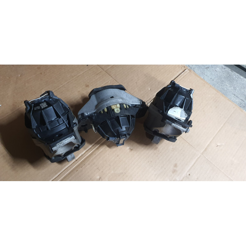 68375805AF Jeep Grand Cherokee Left Engine Active Mount Bracket Insulator