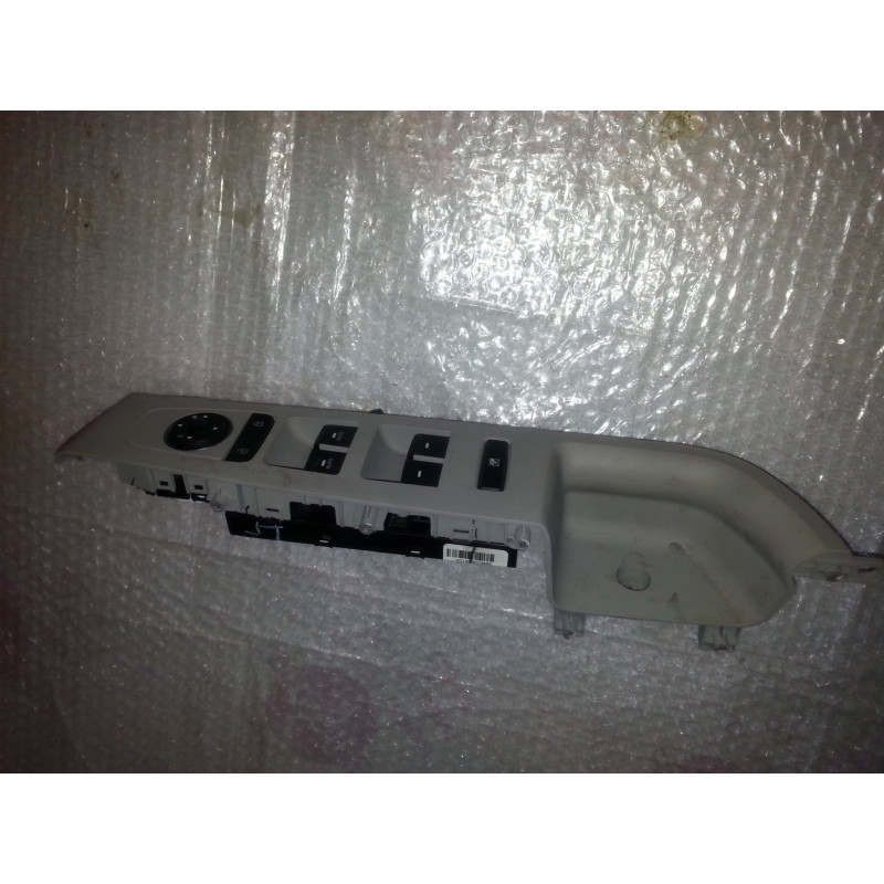 93570-C1010 Hyundai Sonata Left Front Door Window Switch 2015-2016