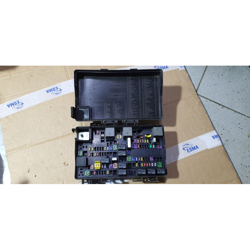 68243257AB Dodge Ram 1500 Fuse Relay Distribution Box 2015-2021 68322371AD