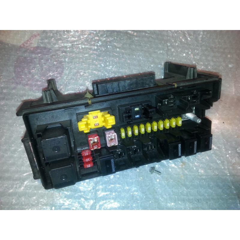 04692109AC Jeep Grand Cherokee Fuse Box 2005-2009 04692164AB