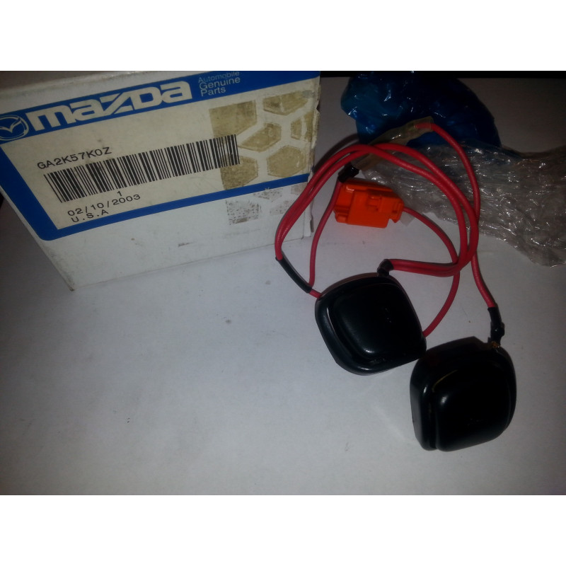 GA2K57K0Z Mazda 626 Steering Wheel Horn Control Switch 1995-1996
