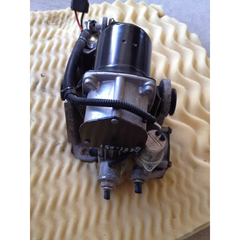 LR015303 Land Rover Range Rover Sport Air Ride Suspension Pump 2005-2010