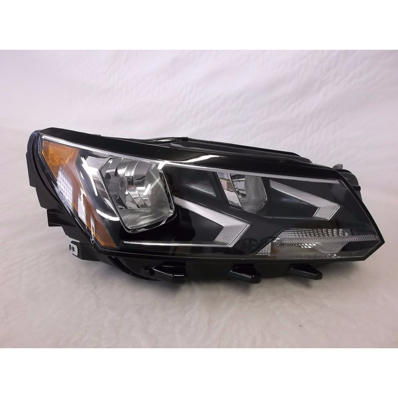 561941006E Volkswagen Passat Right Halogen Headlight 2016-2019