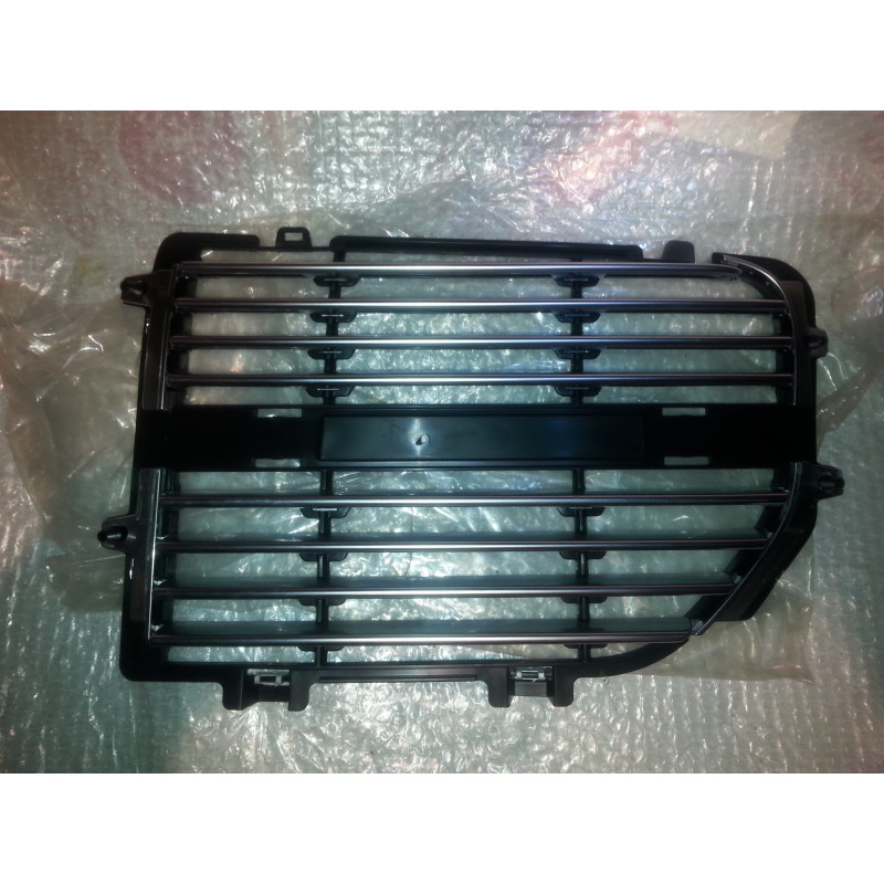 04LXPB05AA Dodge Magnum Left Front Grill 2005-2007