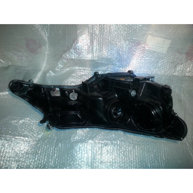 81150-0R042 Toyota RAV4 Left Headlight 2013-2015