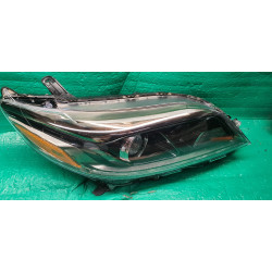 81110-08190 Toyota Sienna Right LED Halogen Headlight 2020