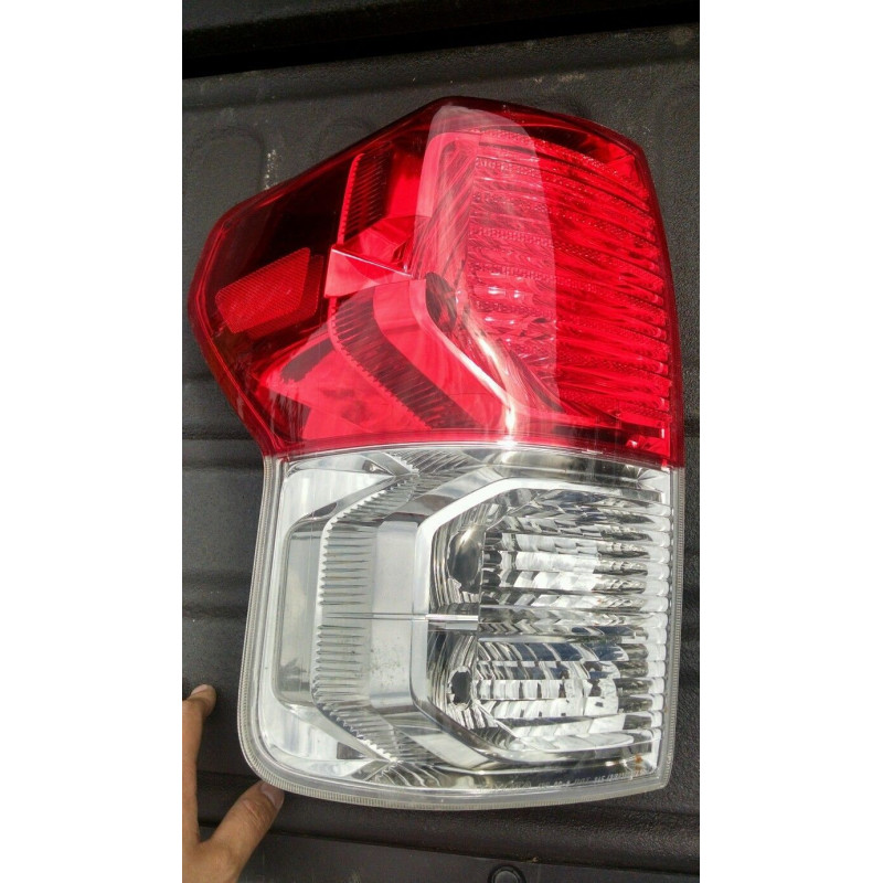 81560-0C090 Toyota Tundra Left Tail Lamp 2010-2013