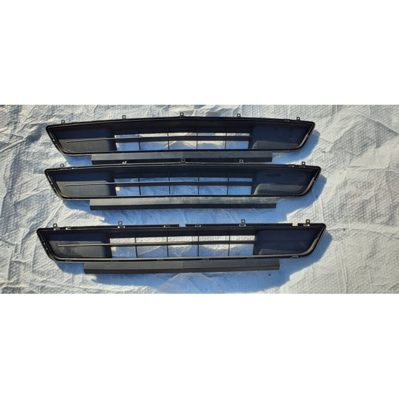 FR3B-17K945-CE Ford Mustang Lower Grille 2015-2017