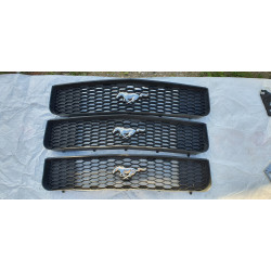 6R33-8200-AAW Ford Mustang Grille 2005-2009 6R33-8200-AA