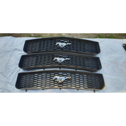 6R33-8200-AAW Ford Mustang Grille 2005-2009 6R33-8200-AA