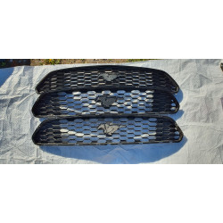 FR3B-8200-AF Ford Mustang Grille 2015-2017 FR3B-8150-AAW