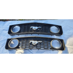 6R33-8200-BAW Ford Mustang Grille 2005-2009