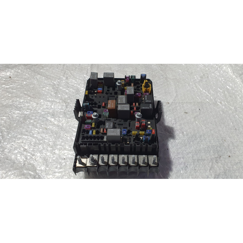68430151AA Dodge Ram 1500 Power Distribution Center Fuse Relay Box
