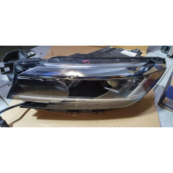 561941035B Volkswagen Passat Left LED Headlight 2020-2023