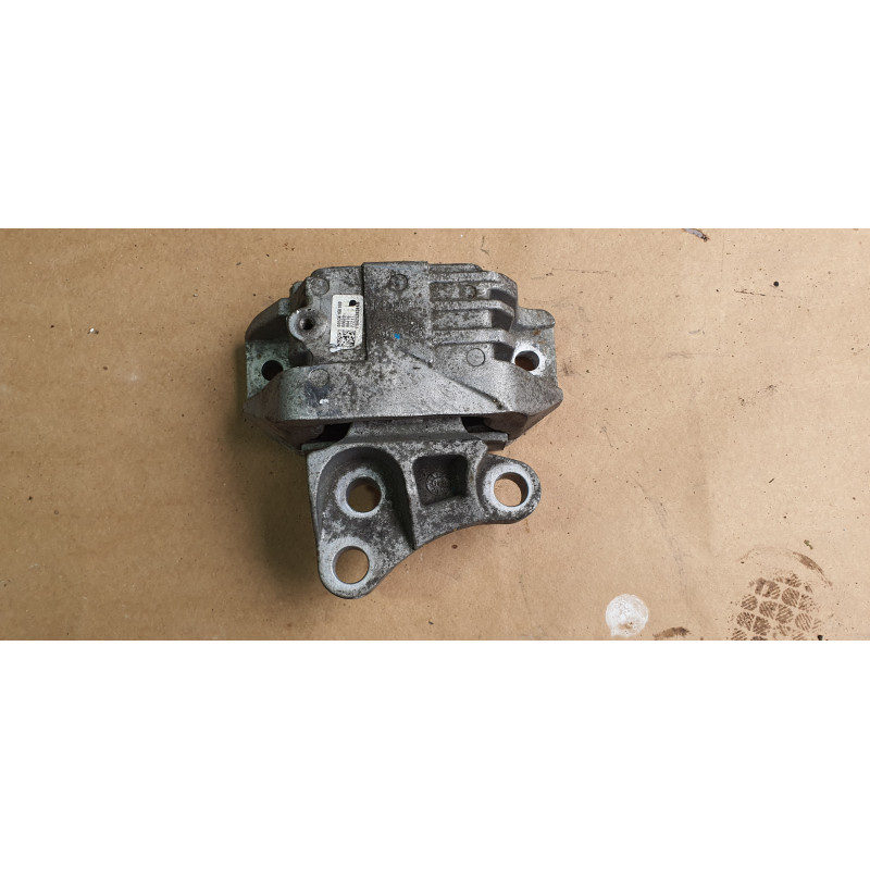 68253034AB Jeep Compass Auto Transmission Mount Support Bracket 2017-2023