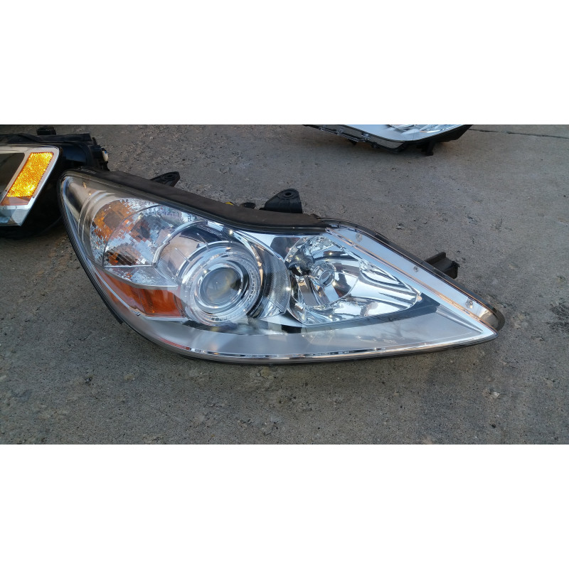 Hyundai Genesis Right AFS Xenon Headlight 2009-2011