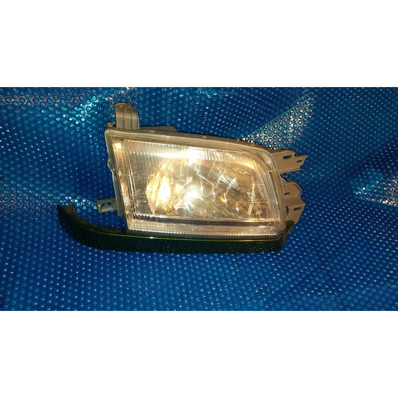 84001FC220 Subaru Forester Right Headlight 2001-2002