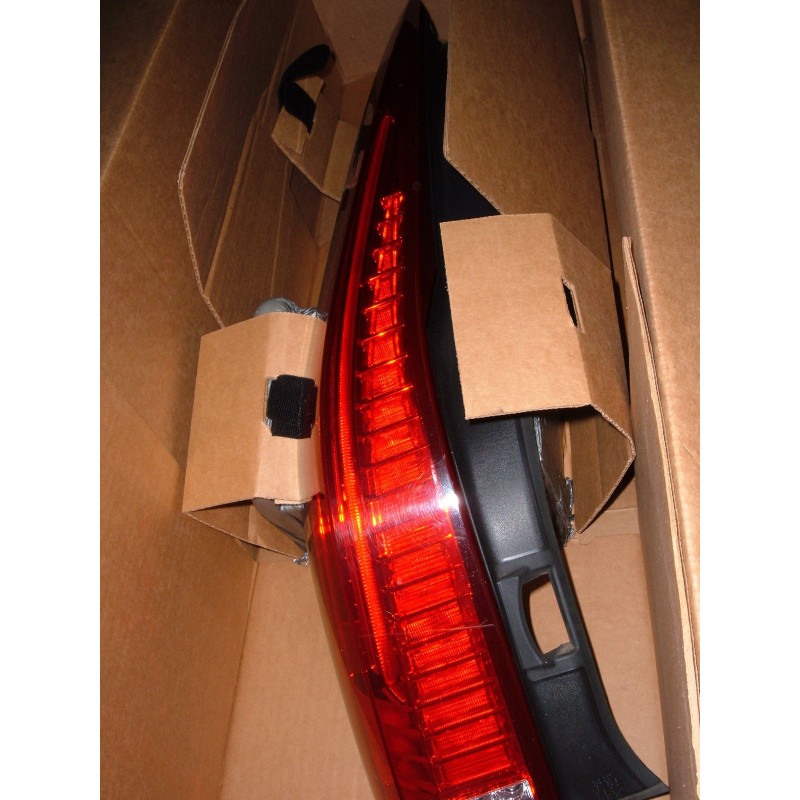 20880105 Cadillac CTS Left LED Tail Lamp 2010-2013 22979371