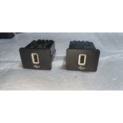 HS7T-14F014-AB Ford Focus Center Console Charger USB Port